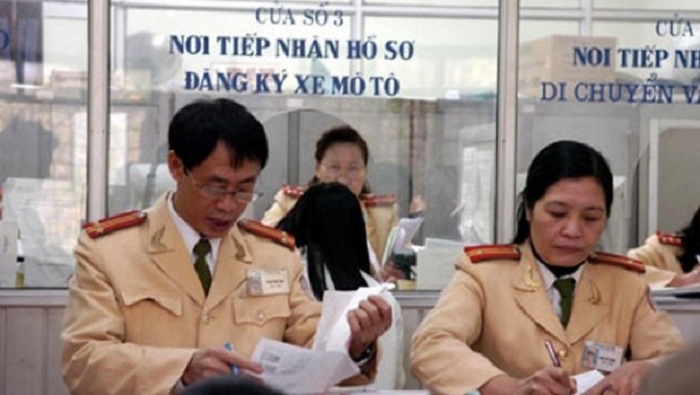 Mất bằng lái xe có phải thi lại để cấp làm lại không?