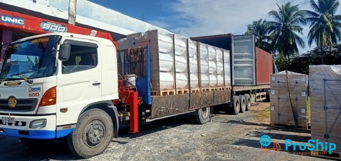 Nhận vận chuyển hàng thiết yếu phục vụ phòng chống Covid-19 trên toàn quốc