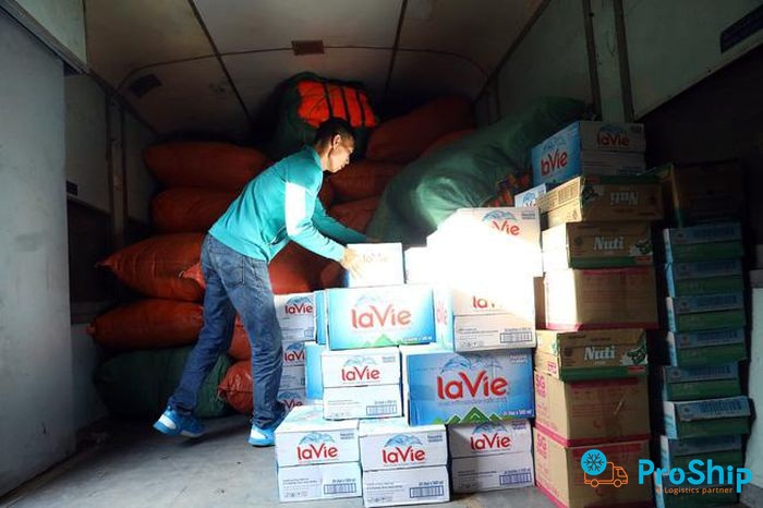 Nhận vận chuyển hàng thiết yếu phục vụ phòng chống Covid-19 trên toàn quốc